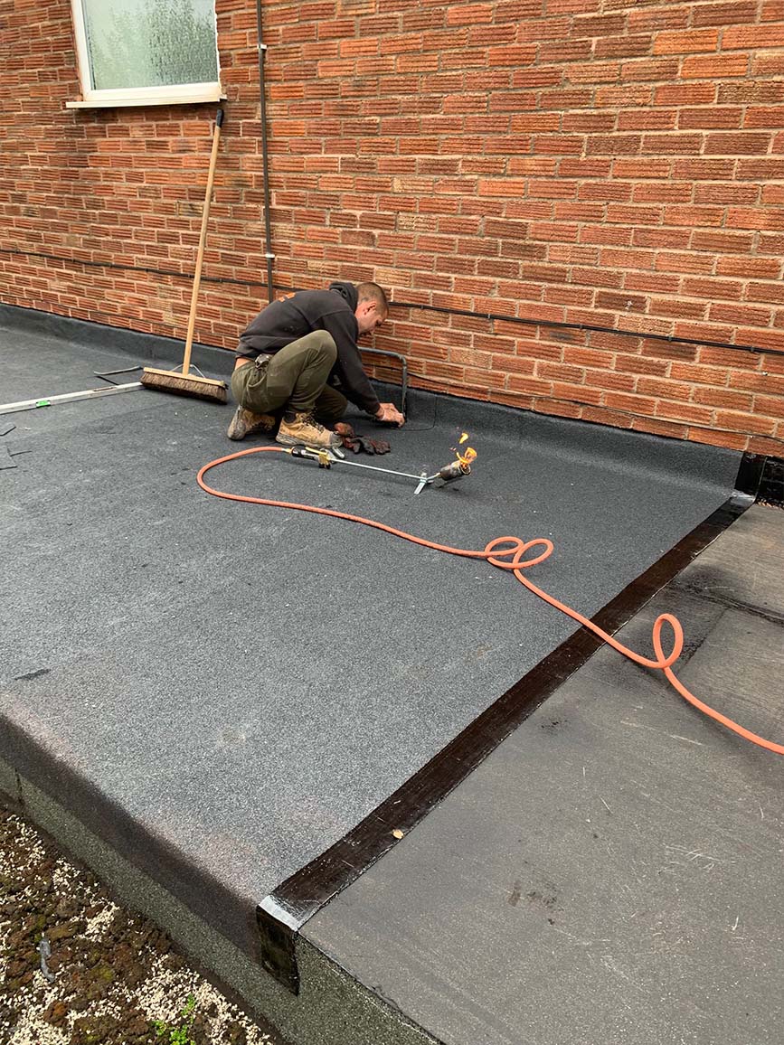 flat-roof-repair-near-me-walsall.jpg